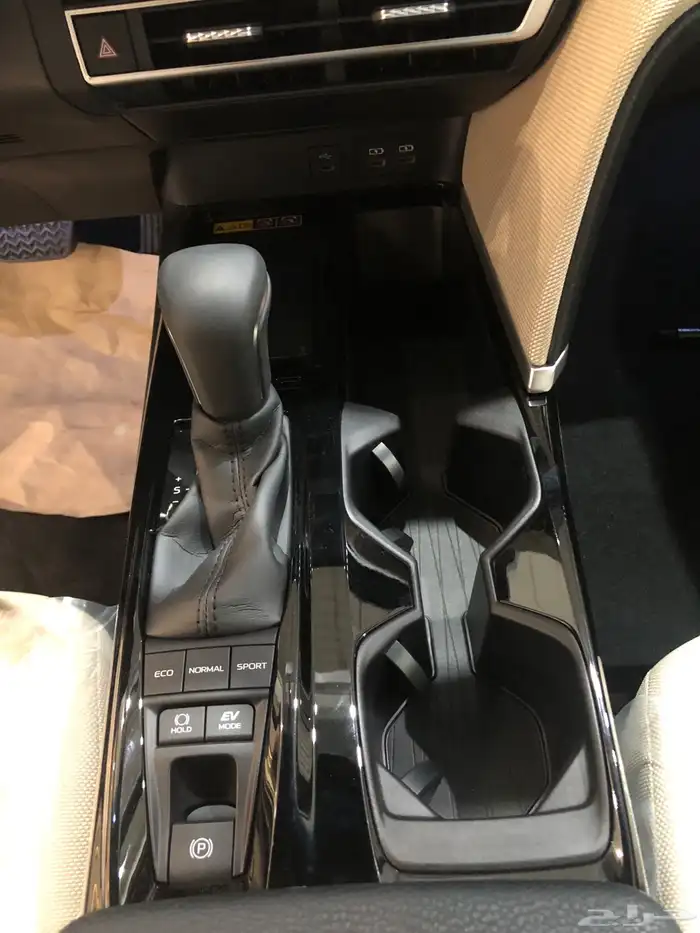 تويوتا كامري LE هايبرد 2025 12