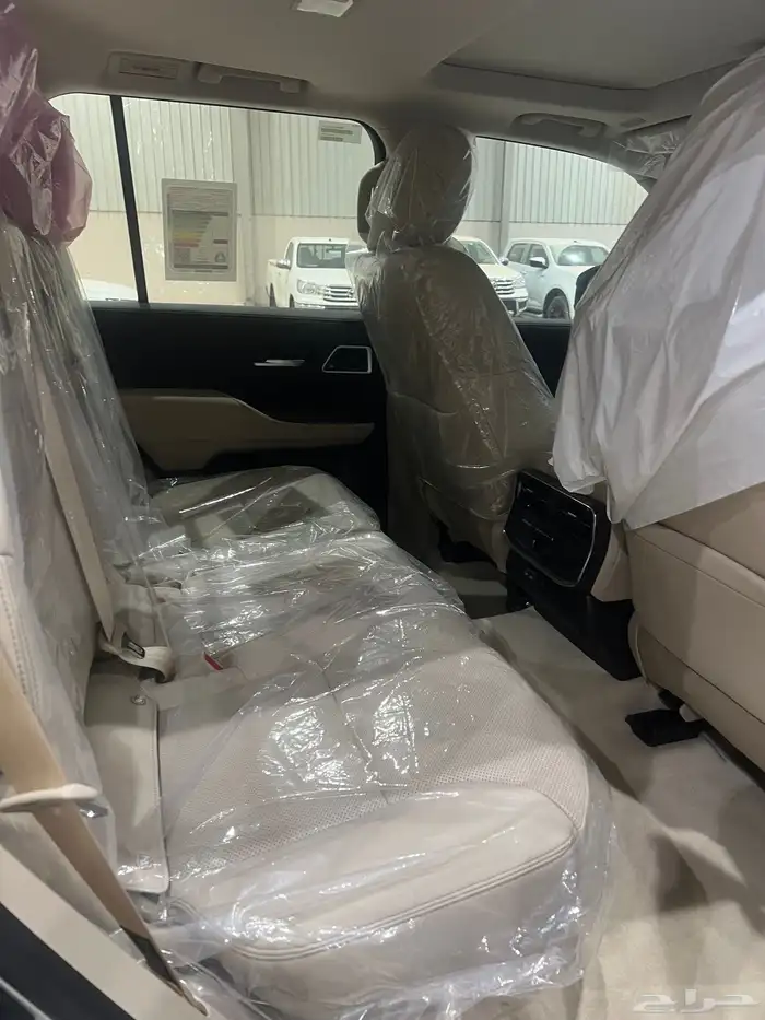 تويوتا لاندكروزر GXR-S 2025 12
