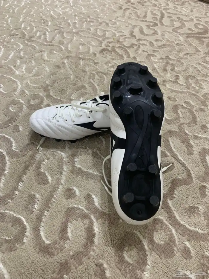 حذاء كرة قدم ميزنو   mizuno   مقاس 43 2