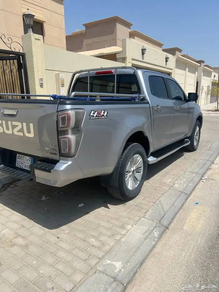 ايسوزو ديماكس للبيع 1