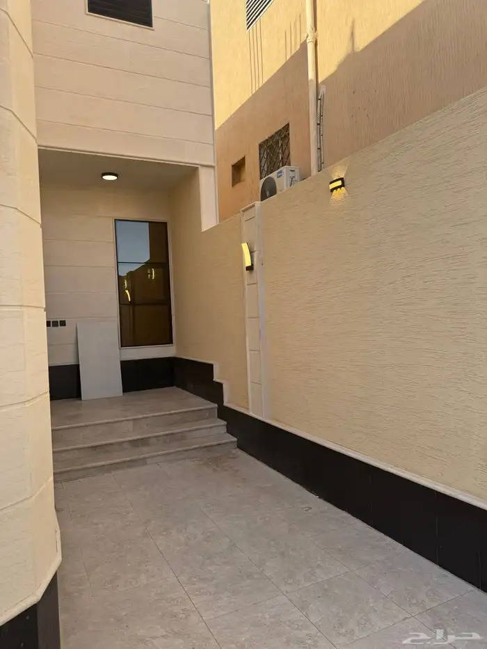 للبيع عمارة دور جاهزة للسكن في مخطط السلام 22