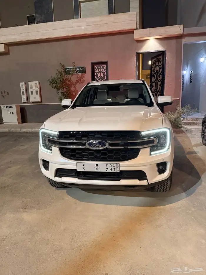 فورد ايفرست نص فل XLT 2025 نظيف جدا 0