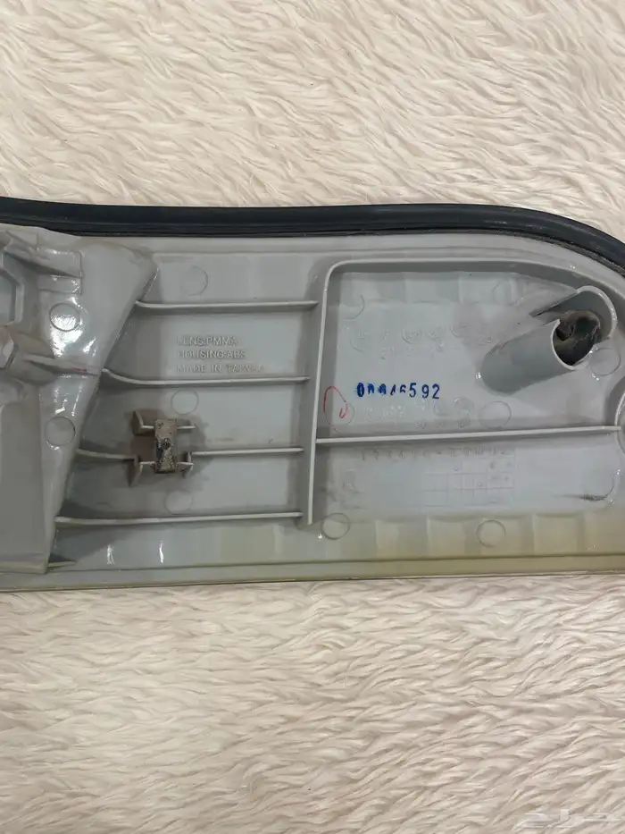 شمعات اماميه فورد فكتوريا 2011 7