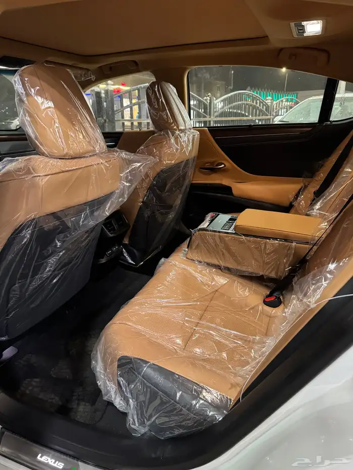لكزس ES350 فئة CC بنزين 2025 10