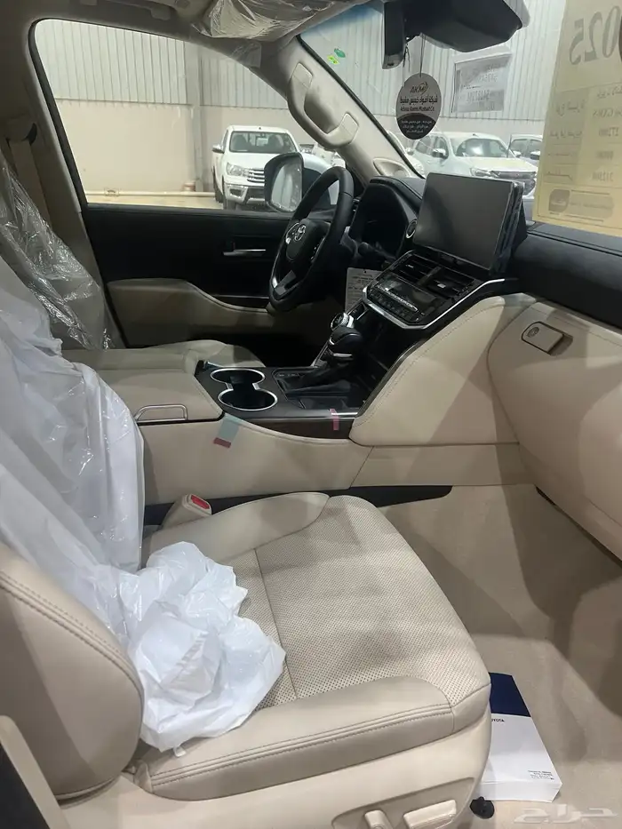 تويوتا لاندكروزر GXR-S 2025 13