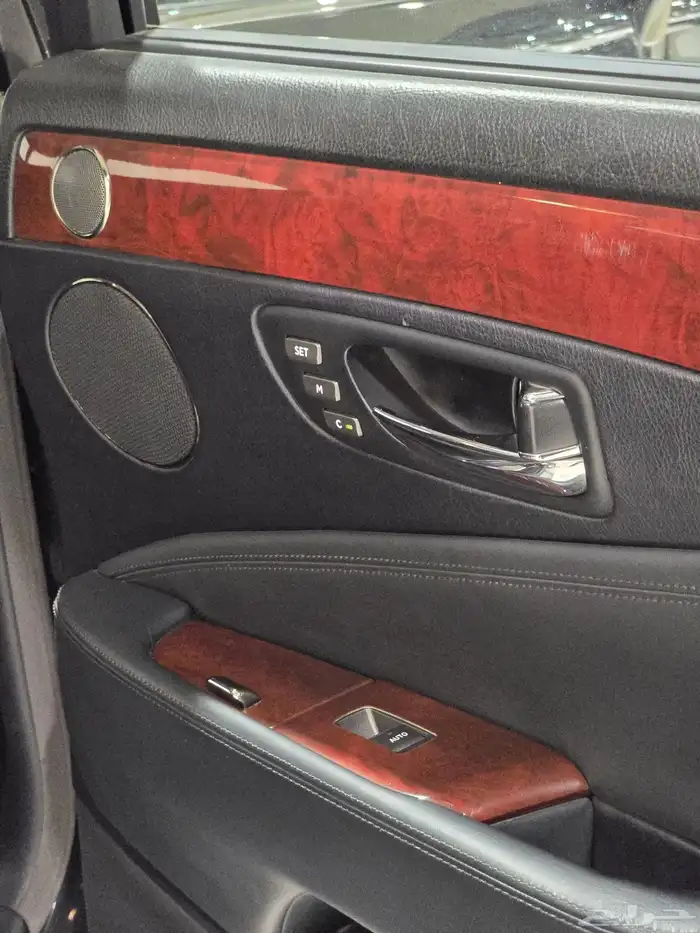لكزس LS450 موديل 2010 بحالة ممتازة 9