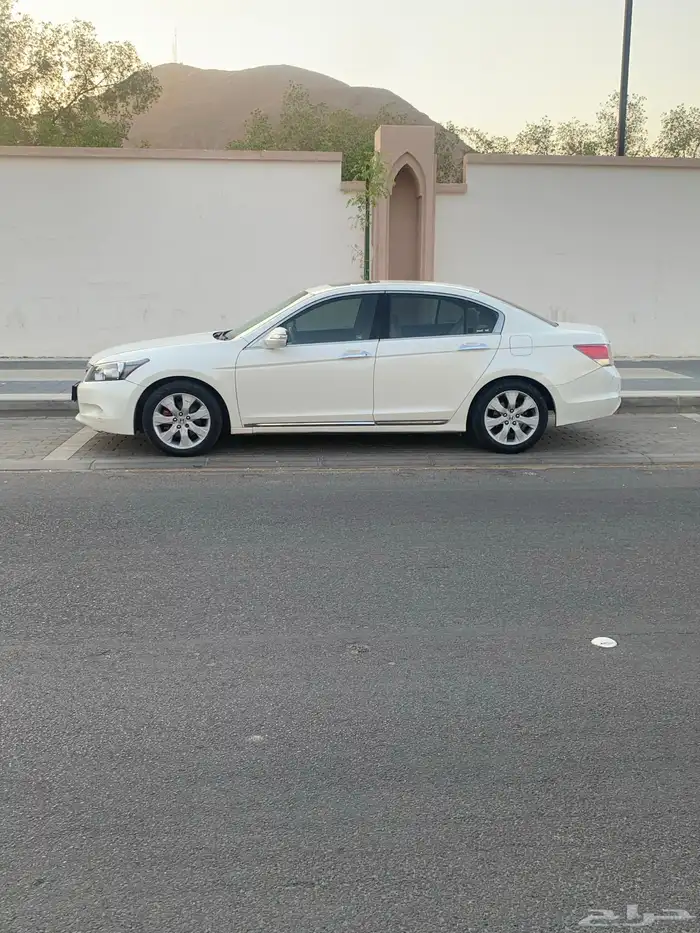 للبيع هوندا اكورد فل كامل موديل 2009 11