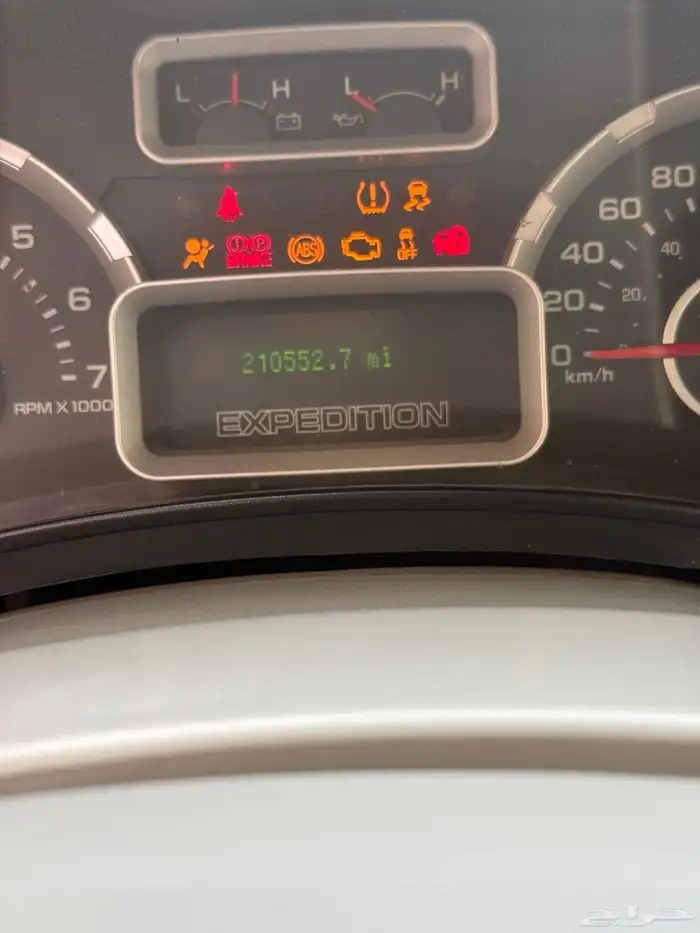 البيع قريب فورد اكسبديشن 2013 نص فل دبل سعودي نظيف جدا 9