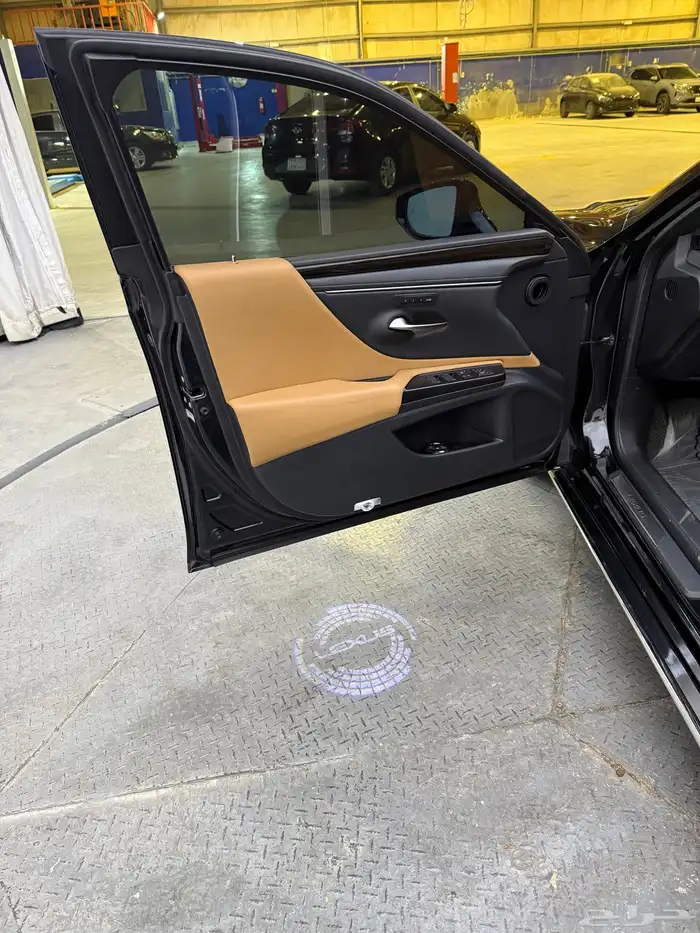 لكزس ES300H 2019 15