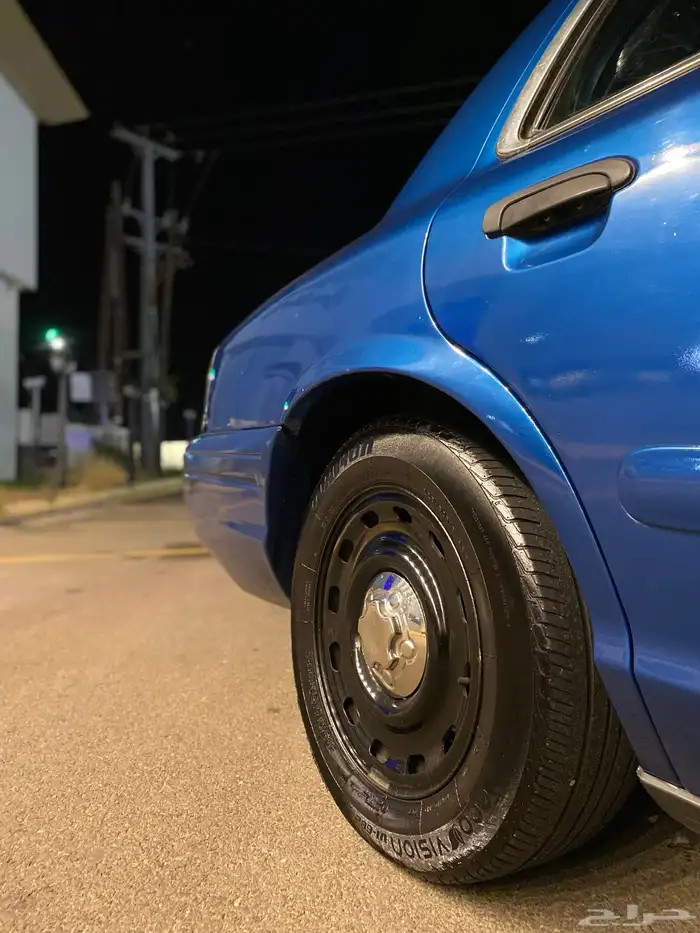 فورد كراون فكتوريا 1999 9