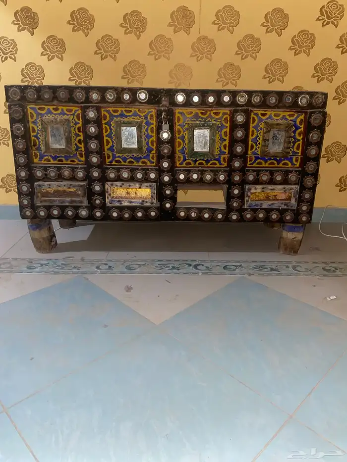 صندوق خشب قديم عمره اكثر من 80 سنه 0