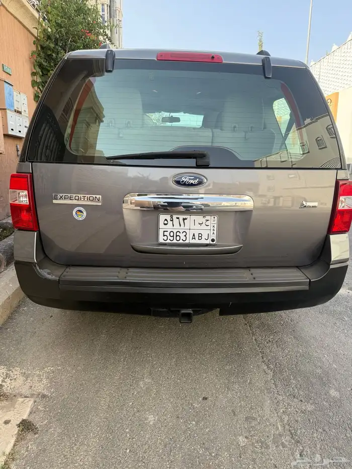 البيع قريب فورد اكسبديشن 2013 نص فل دبل سعودي نظيف جدا 7
