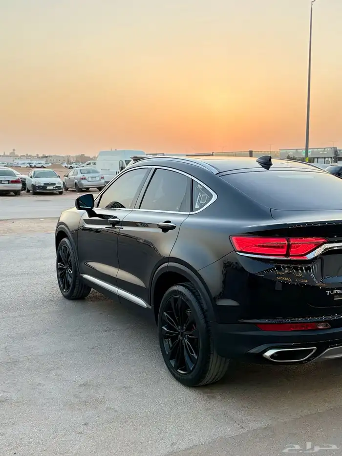 جيلي توجيلا 2022-فل كامل 4WD نظيف جدا 3
