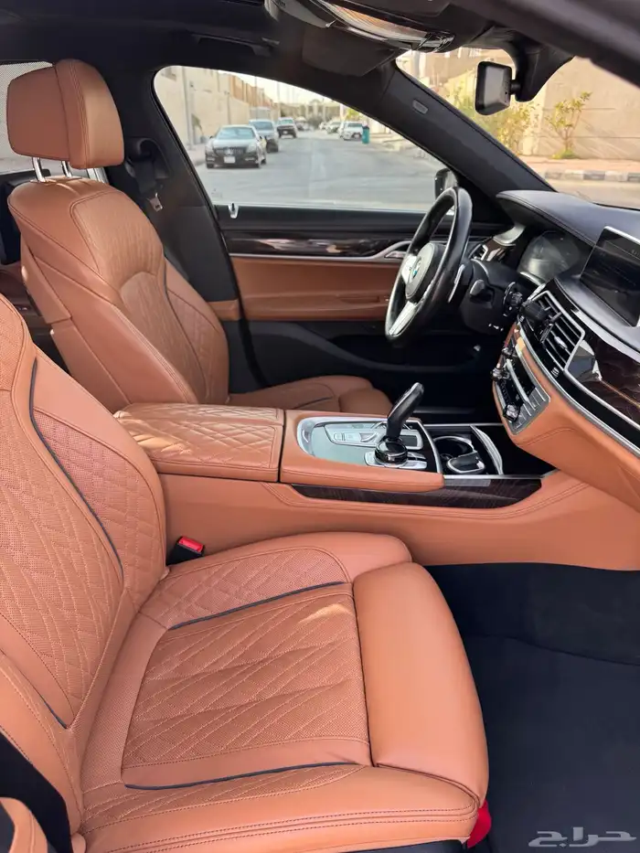 بي ام دبليو 740LI 2020 على الضمان والصيانه 16