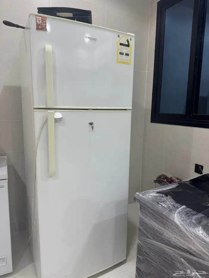 ثلاجة قري نظيفه . ممتازة جدا 0