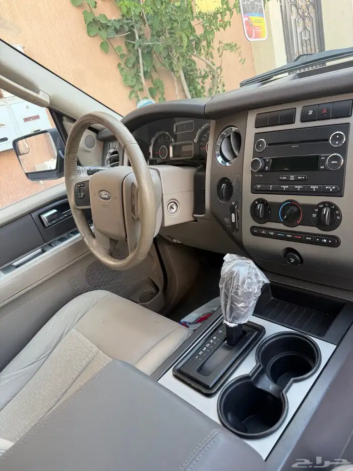 البيع قريب فورد اكسبديشن 2013 نص فل دبل سعودي نظيف جدا 0