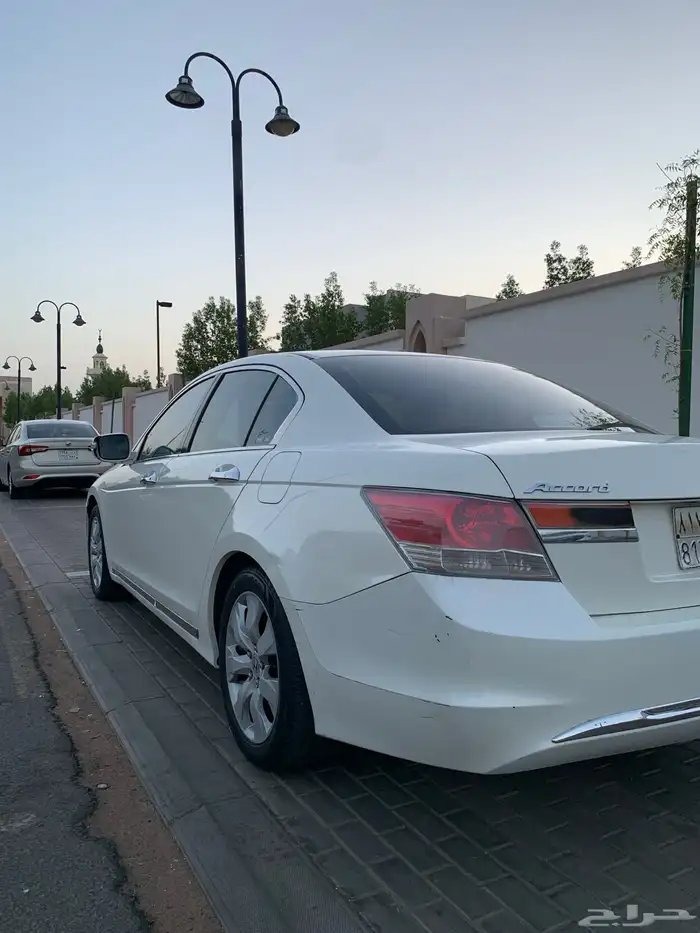 للبيع هوندا اكورد فل كامل موديل 2009 9
