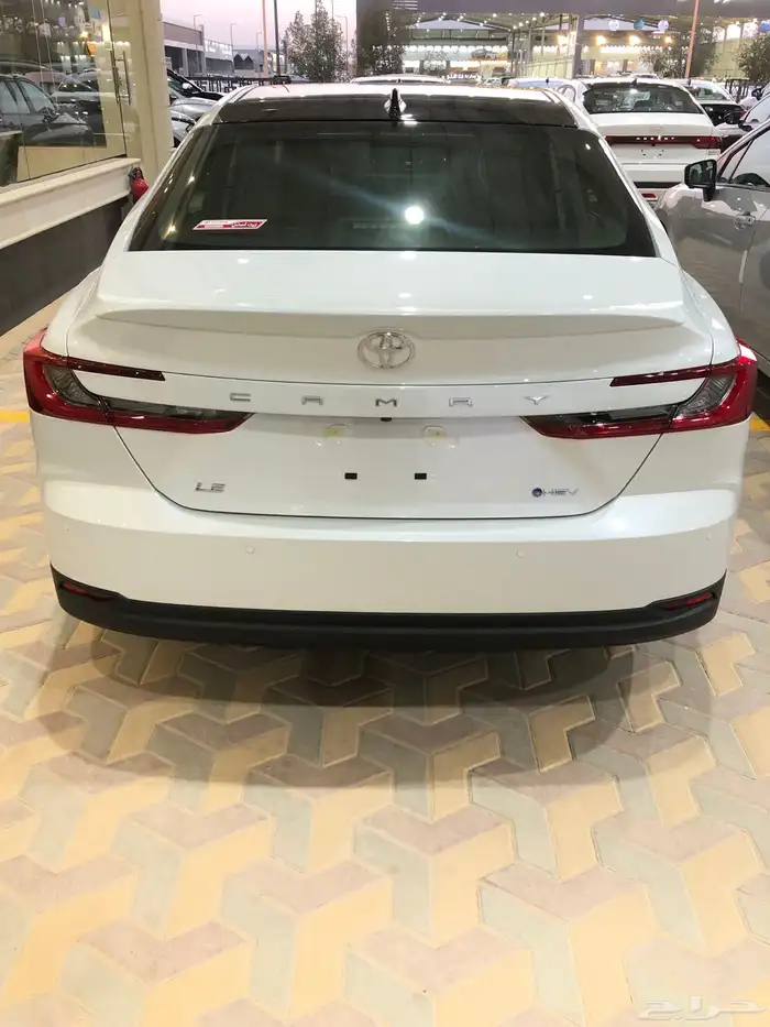تويوتا كامري LE هايبرد 2025 6