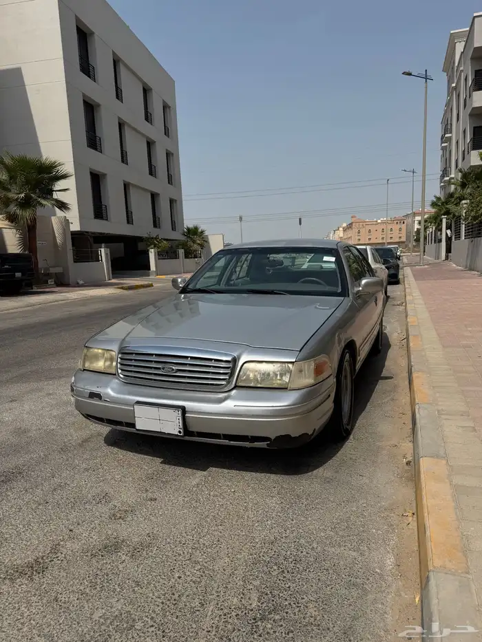 1999 فورد كراون فكتوريا 2