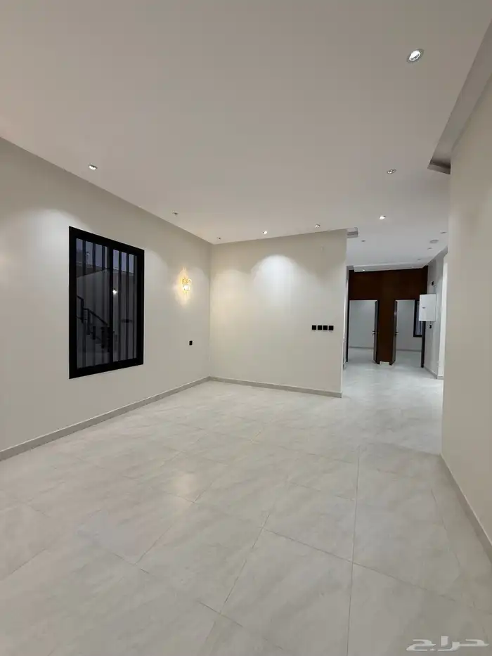 للبيع ارواف ارضيه وارواف علوى بمداخل سيارات ابها المحاله 17