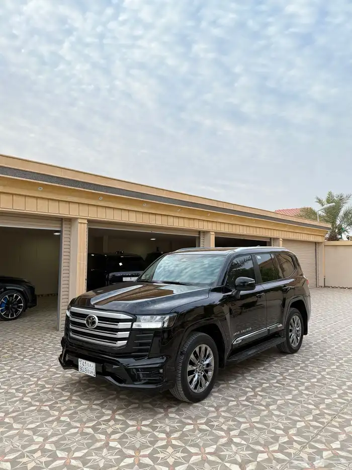 تويوتا - لاندكروزر GXR S خليجي 2025 فل كامل بنزين 1