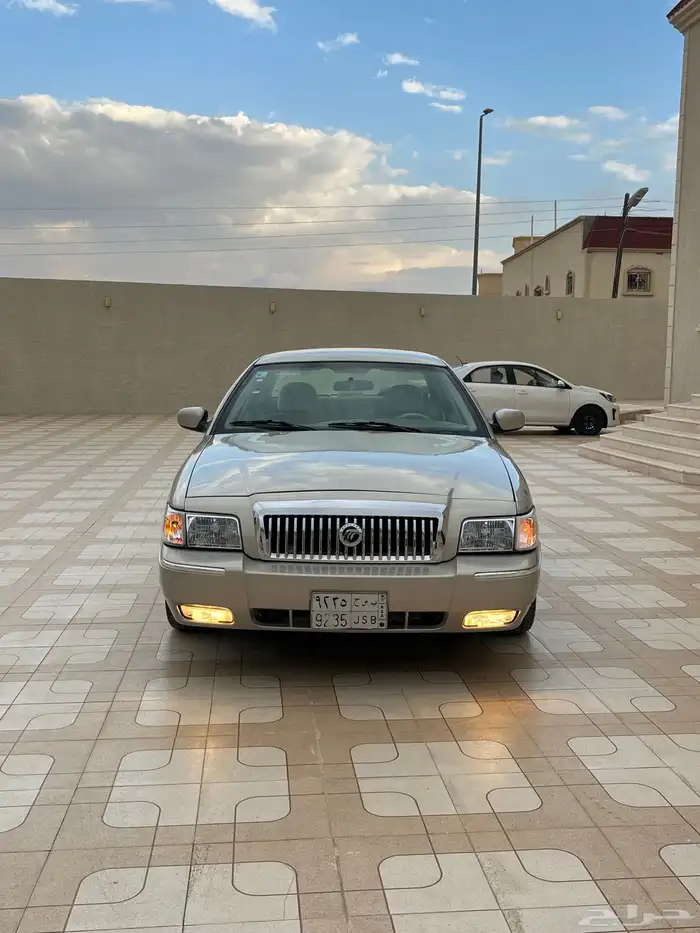 فورد ماركيز مخزن نظيف جدا 2010 1
