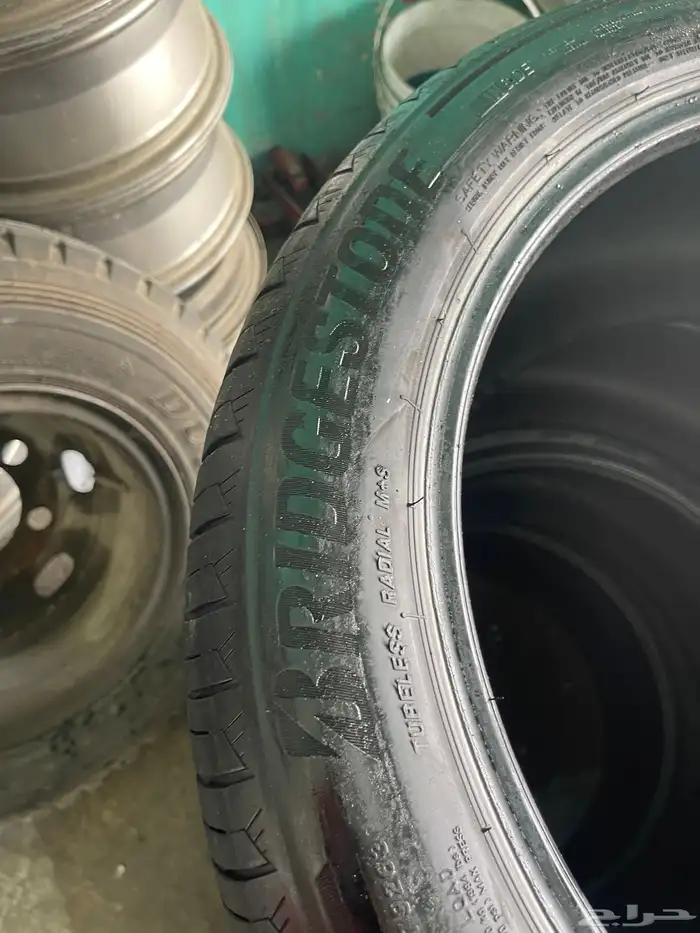 طقم كفرات برجستون 255 45 19 فورد توارس 1