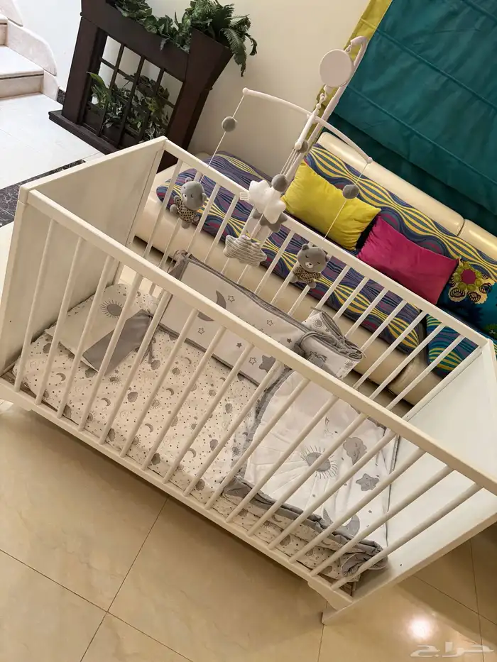 سرير اطفال 1