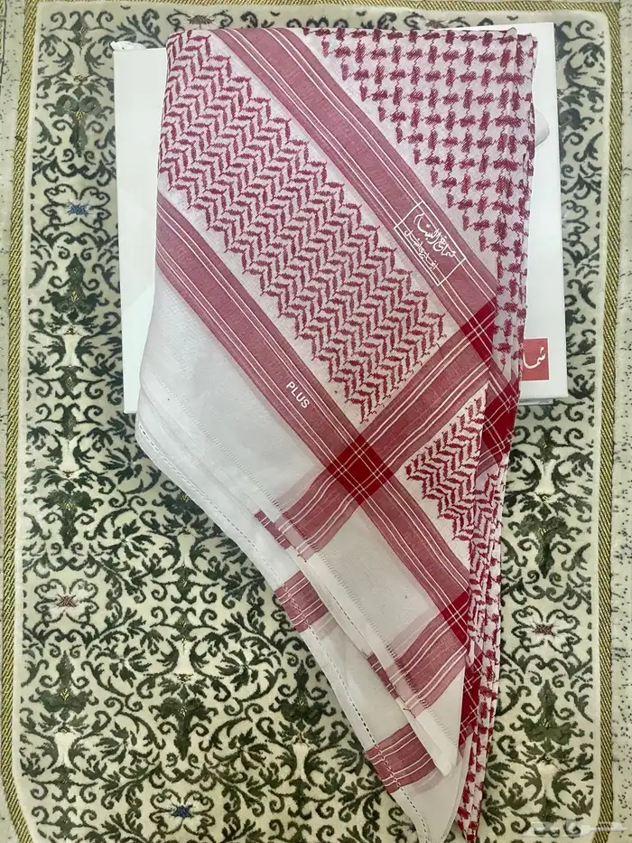 شماغ البسام نادر 0