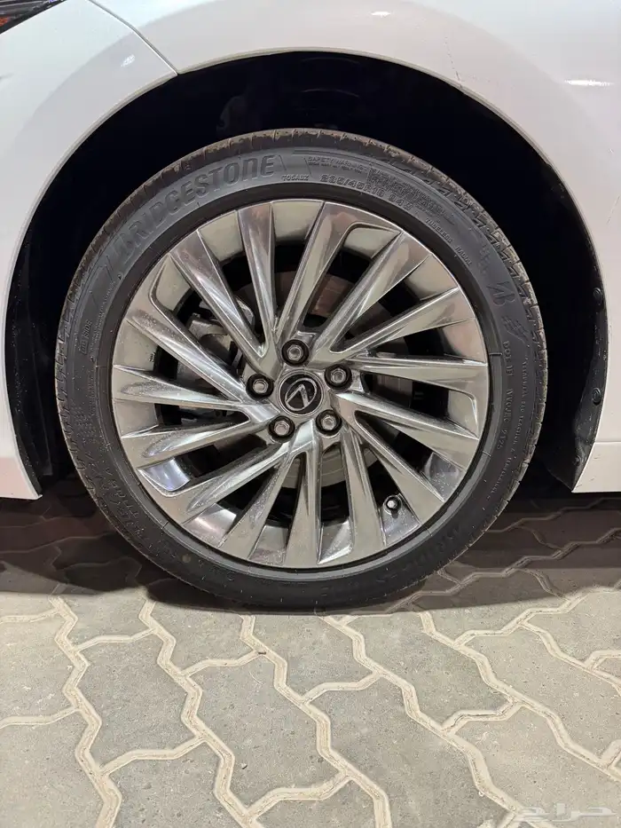 لكزس ES350 فئة CC بنزين 2025 4
