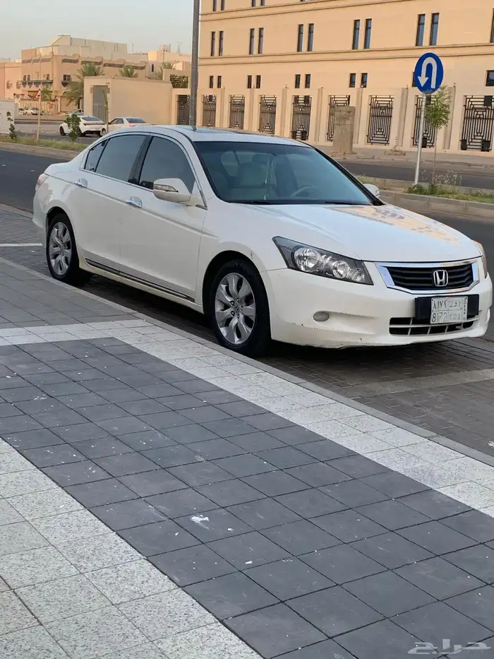 للبيع هوندا اكورد فل كامل موديل 2009 1