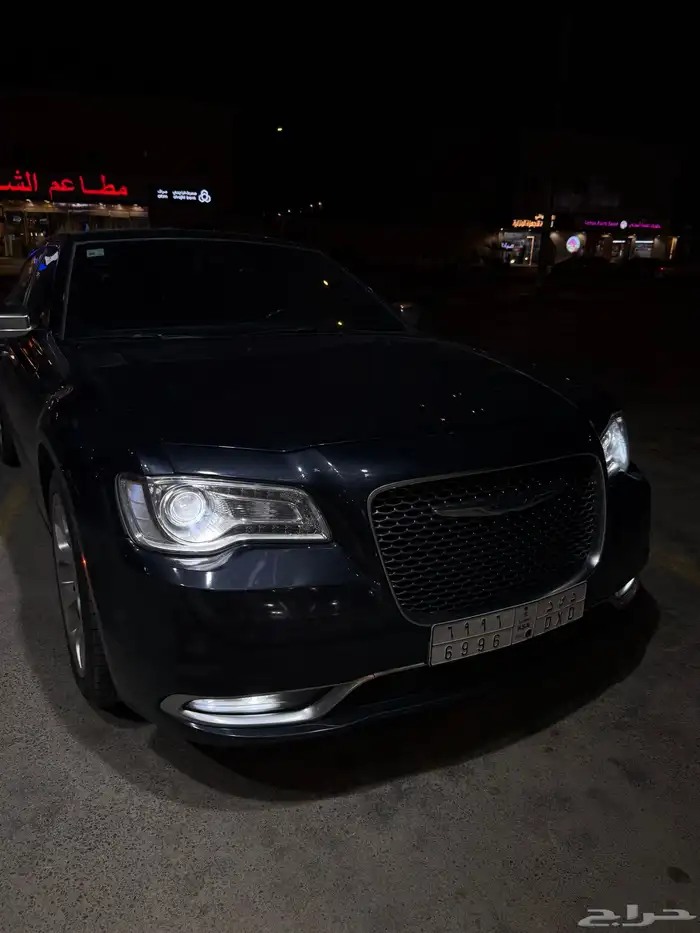 كرايزلر 2018 v8 فل كامل 11
