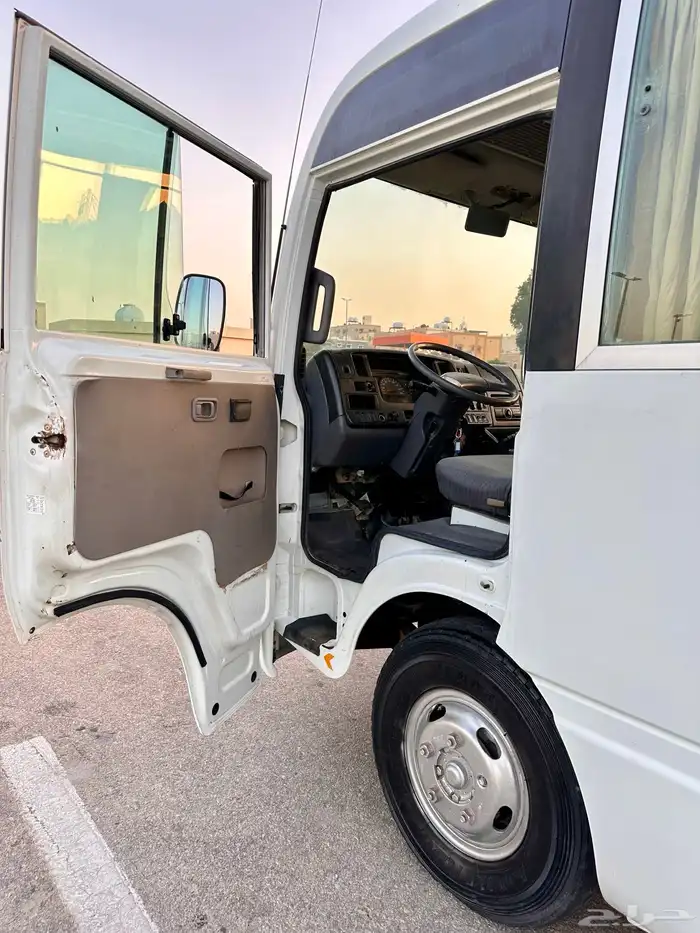 باص نيسان سيلفيان كوستر ديزل 30 راكب 39