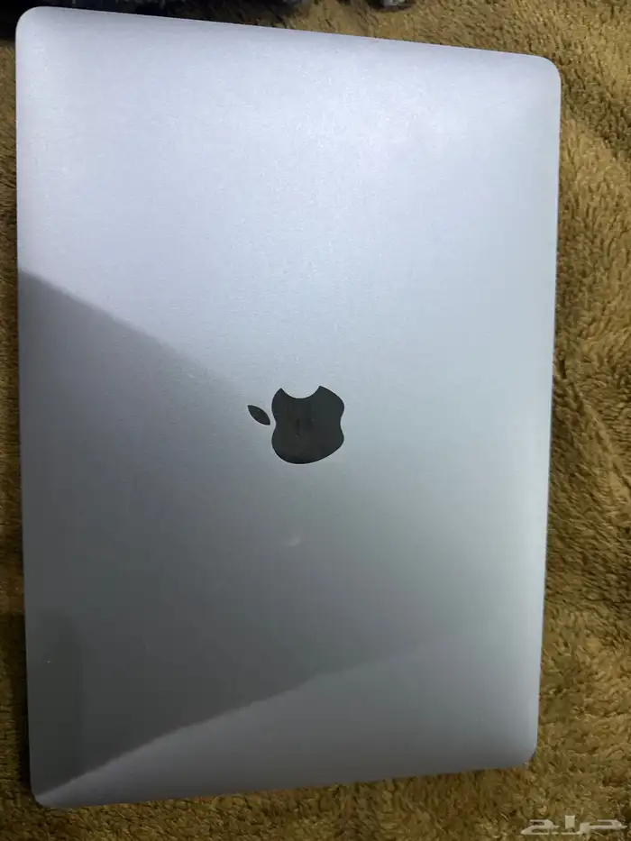 MacBook Pro 13 (2020) نظيف جد ا مع الكرتون والشاحن الأصل 3