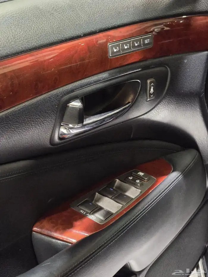 لكزس LS450 موديل 2010 بحالة ممتازة 18