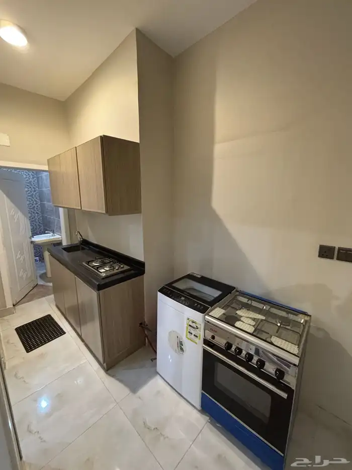 شقة مفروشة غرفتين ومطبخ للإيجار السنوي 4