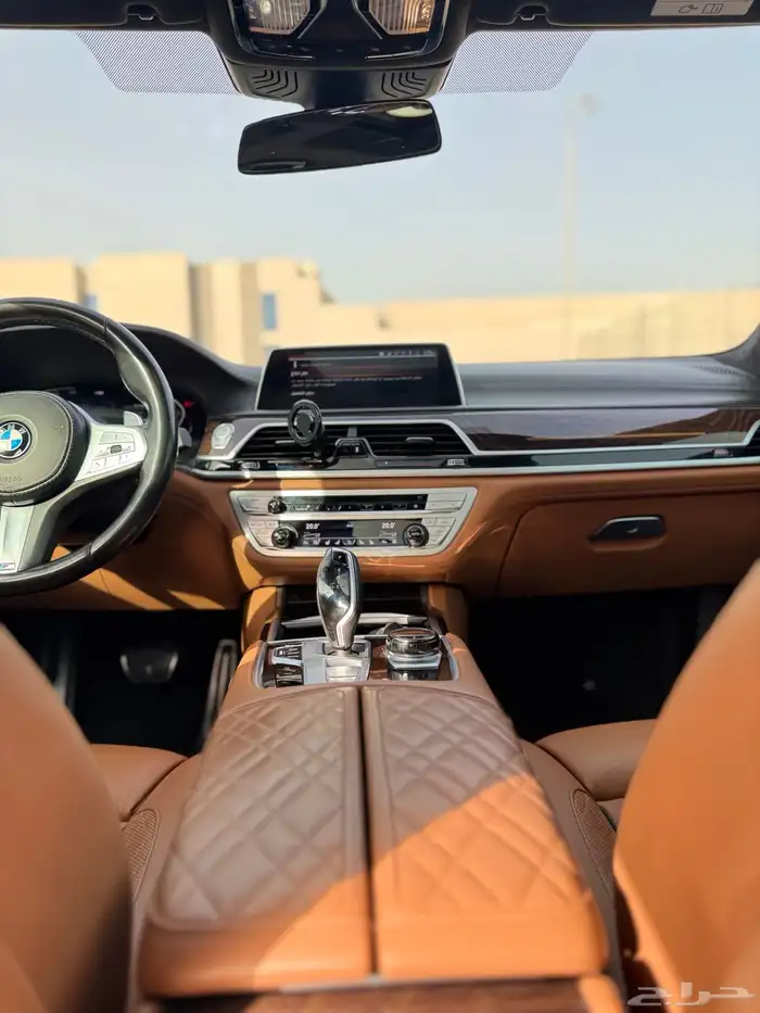 بي ام دبليو 740LI 2020 على الضمان والصيانه 14