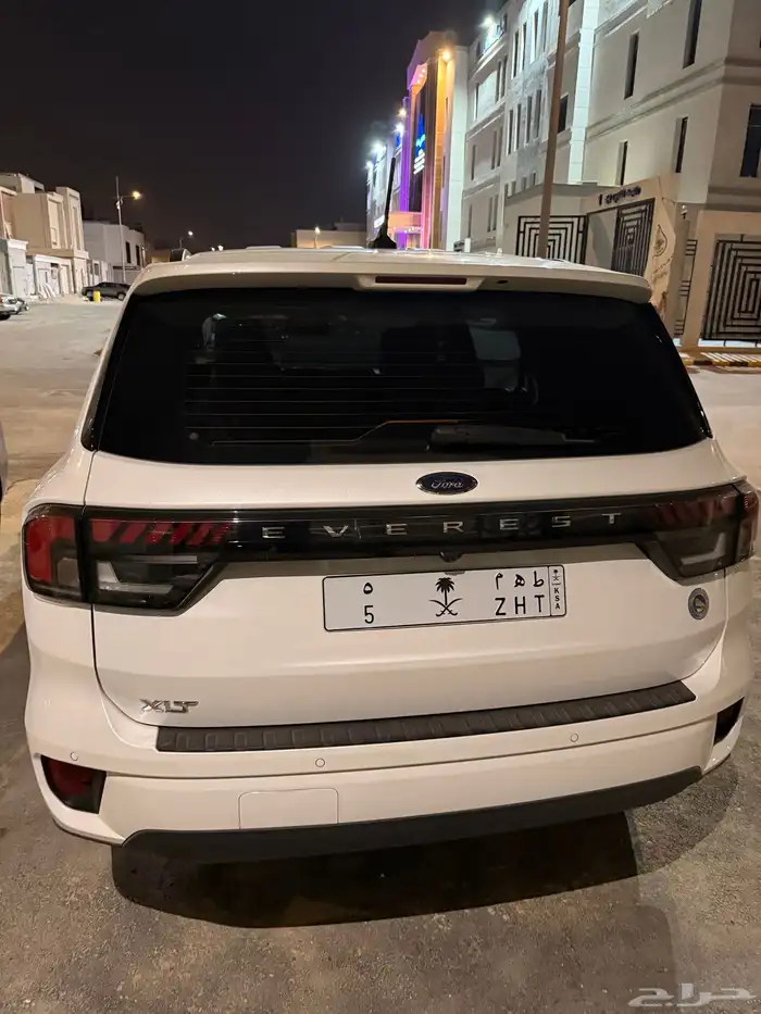 فورد ايفرست نص فل XLT 2025 نظيف جدا 3