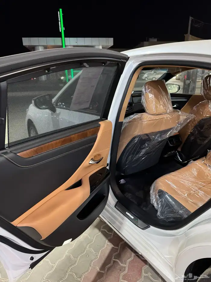 لكزس ES350 فئة CC بنزين 2025 9