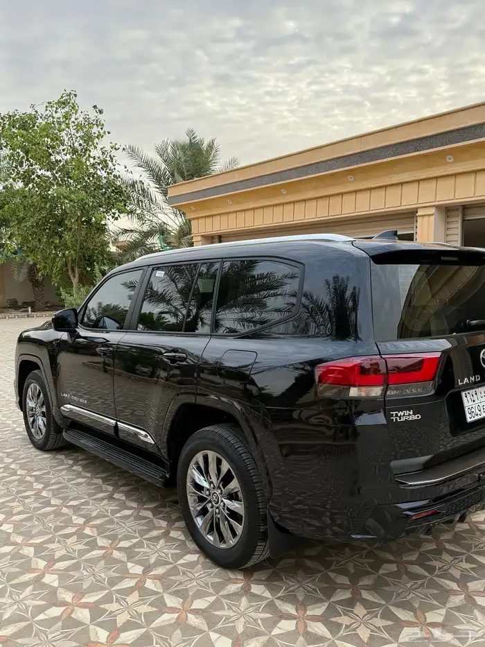 تويوتا - لاندكروزر GXR S خليجي 2025 فل كامل بنزين 10