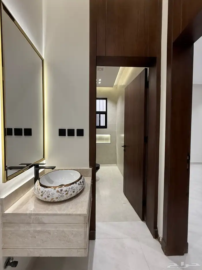 للبيع ارواف ارضيه وارواف علوى بمداخل سيارات ابها المحاله 33