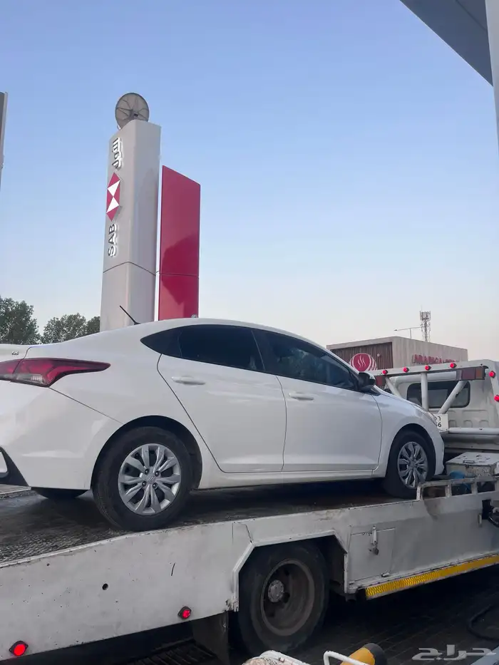 سطحه لنقل السيارات الجديدة والقديمة 1