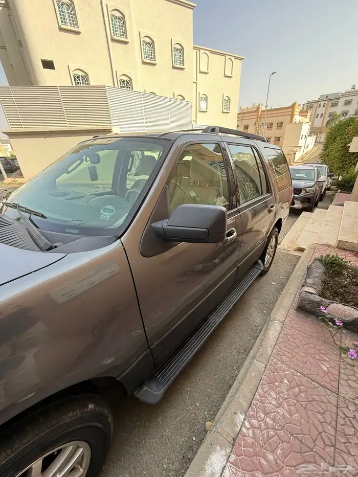 البيع قريب فورد اكسبديشن 2013 نص فل دبل سعودي نظيف جدا 3