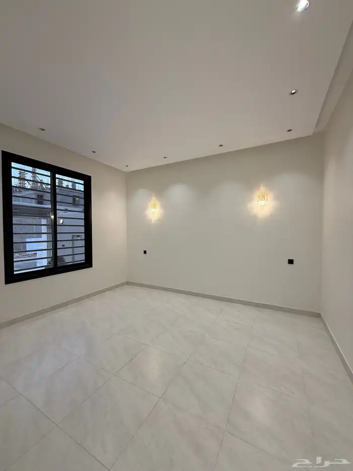 للبيع ارواف ارضيه وارواف علوى بمداخل سيارات ابها المحاله 12