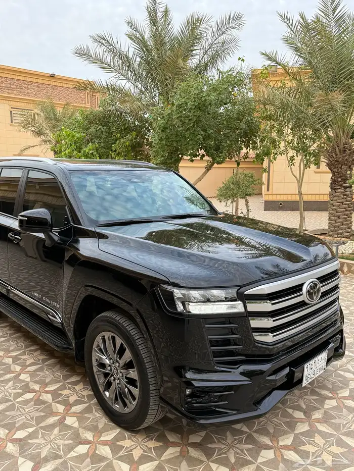 تويوتا - لاندكروزر GXR S خليجي 2025 فل كامل بنزين 5