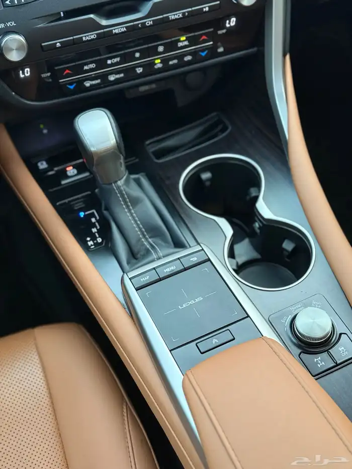 لكزس RX350 DD 2022 سعودي على الضمان 10