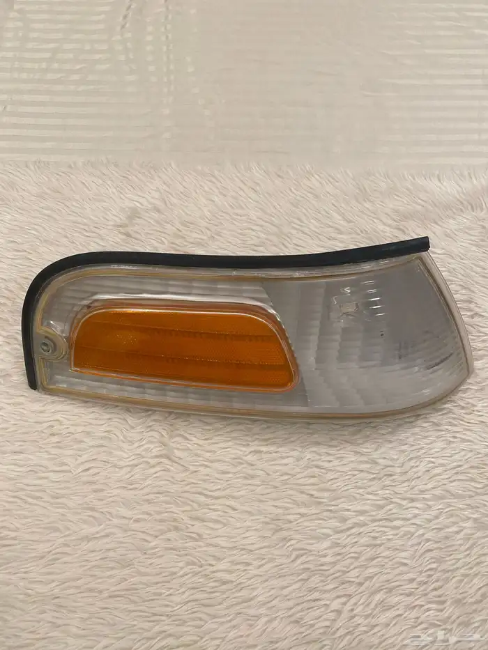 شمعات اماميه فورد فكتوريا 2011 6