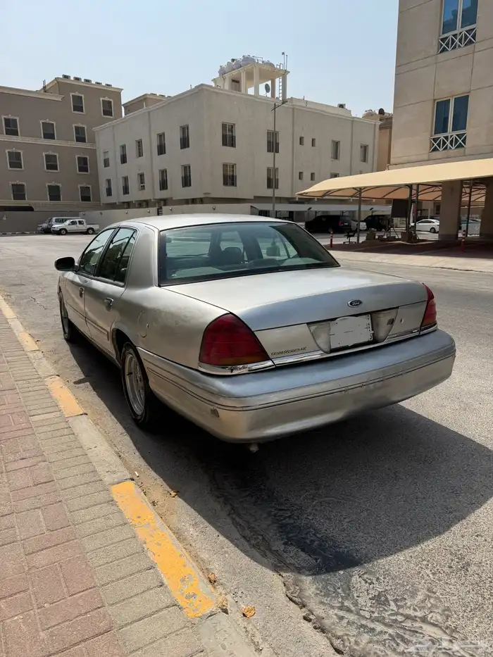 1999 فورد كراون فكتوريا 1