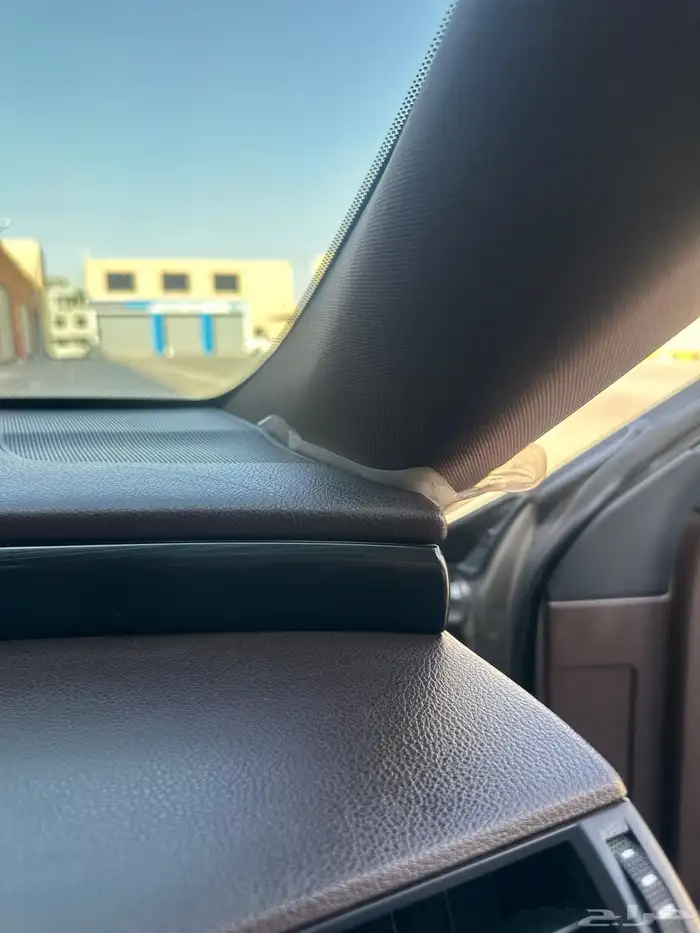 لكزس مالك اول هايبرد 9