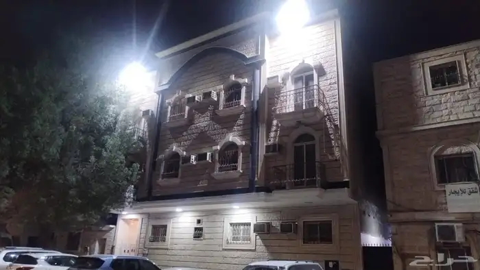 عماره بالخبر ب حي الثقبه شارع الدرعية بالقرب من سوق بن جمعه 1